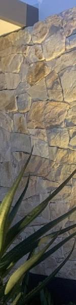 ბუნებრივი და ხელოვნური ქვის მოპირკეთება, დაგება და გაკვრა